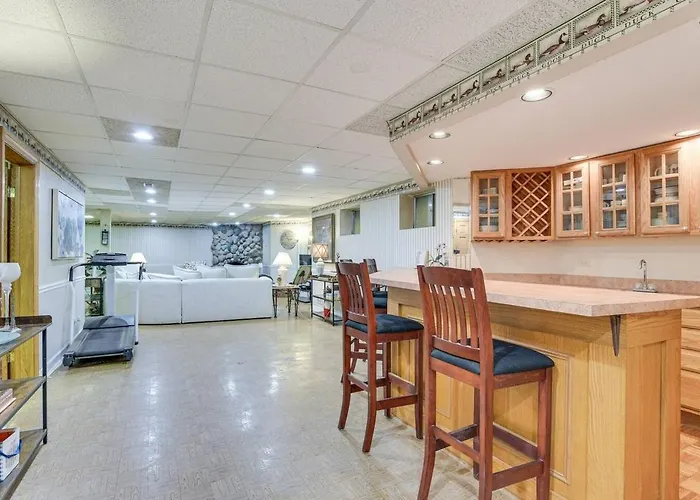 Apartment 6 Shared Acres Pool Table Hills Barrington